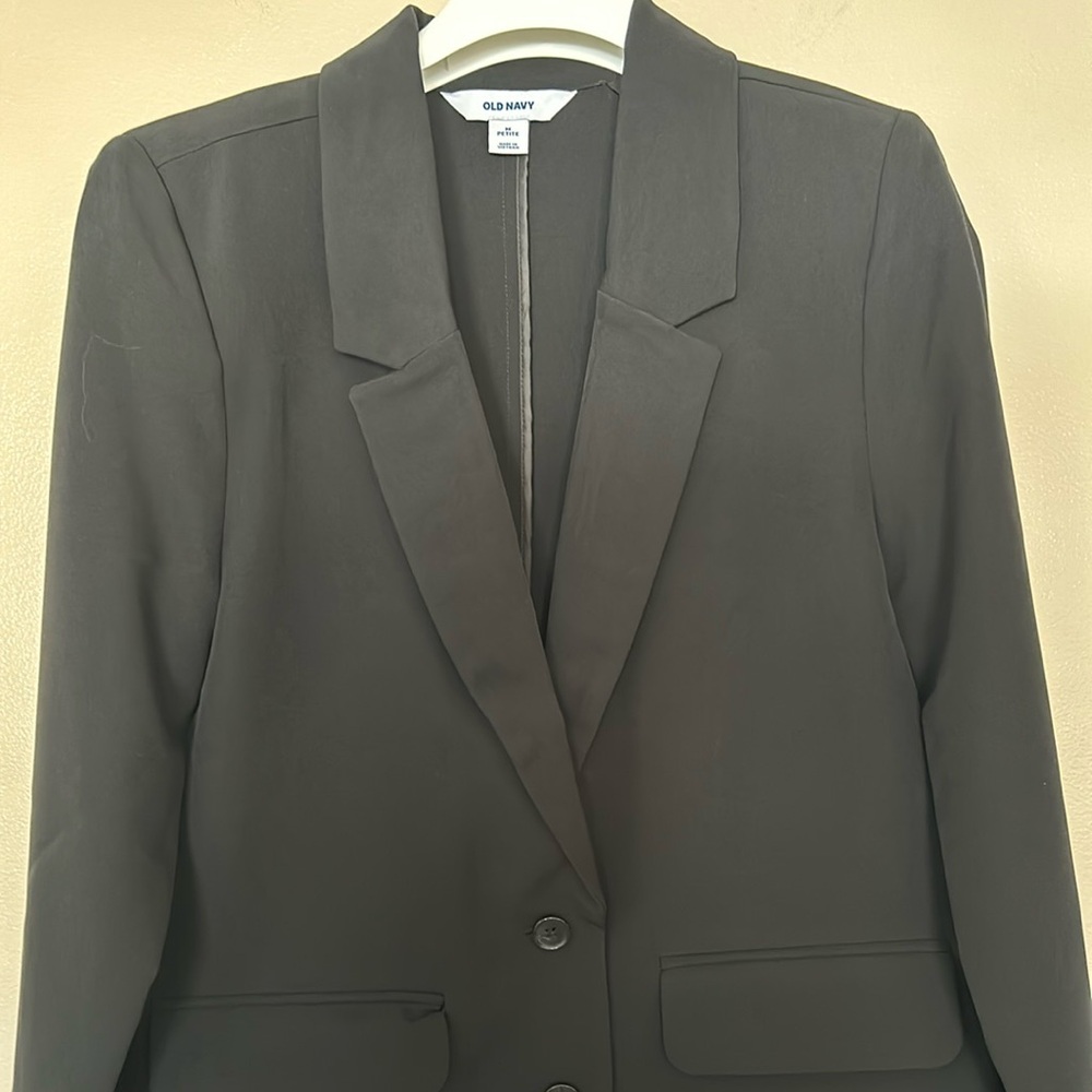 NWT Old Navy longline women’s black suit jacket in size Medium Petite